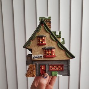 Department 56 Elves Bunkhouse 1990 Vintage Series